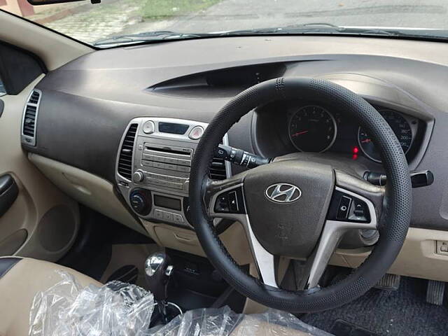 Used Hyundai i20 [2012-2014] Sportz (AT) 1.4 in Dehradun