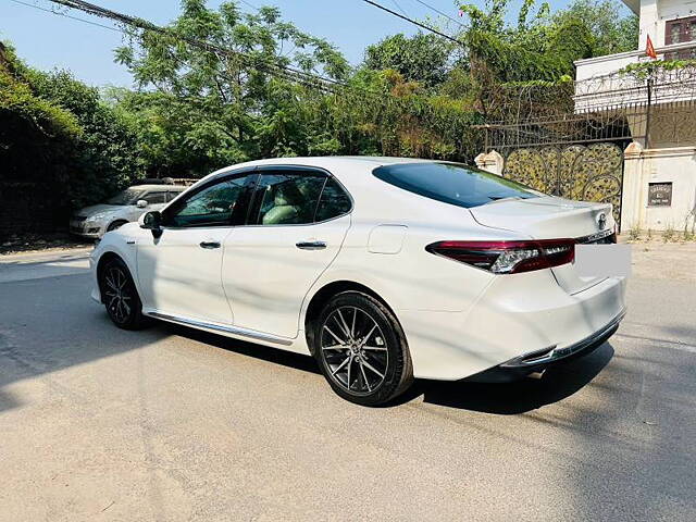 Used Toyota Camry Hybrid in Delhi