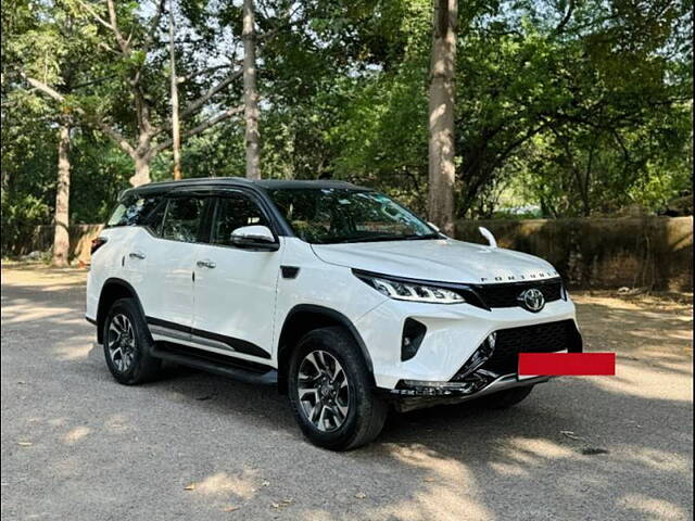 Used Toyota Fortuner Legender 2.8 4X2 AT in Delhi