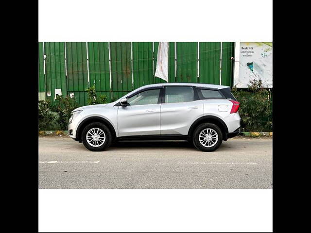 Used Mahindra XUV700 AX 3 Petrol MT 5 STR [2021] in Delhi