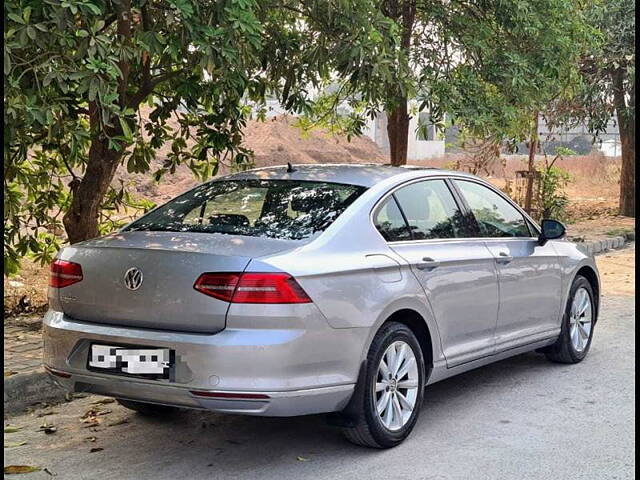 Used Volkswagen Passat Highline in Surat