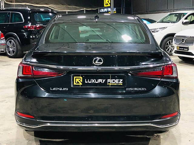 Used Lexus ES 300h Luxury in Hyderabad