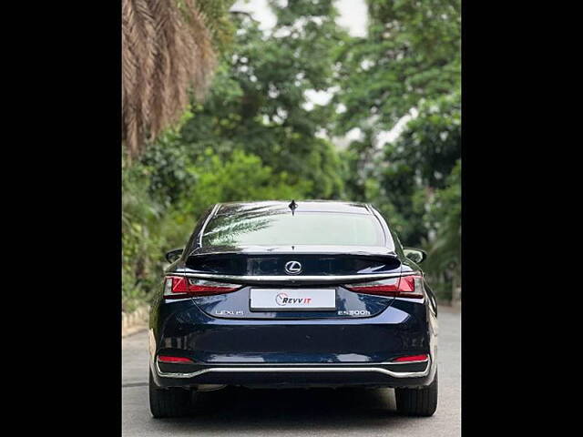 Used Lexus ES 300h Luxury in Gurgaon