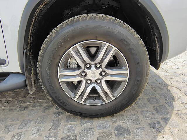 Used Toyota Fortuner 4X2 AT 2.7 Petrol in Delhi