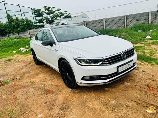 Used Volkswagen Passat Highline in Ahmedabad