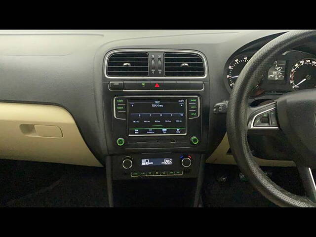 Used Skoda Rapid Style 1.6 MPI in Navi Mumbai