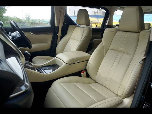 Used Toyota Vellfire VIP – Executive Lounge in Delhi