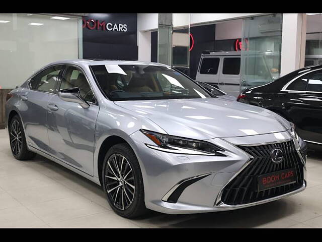 Used Lexus ES 300h Luxury in Chennai