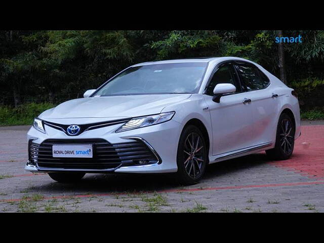 Used Toyota Camry Hybrid in Kochi