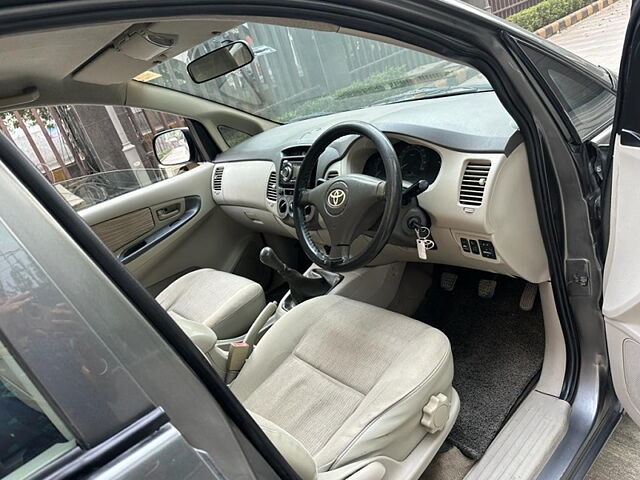 Used Toyota Innova [2009-2012] 2.5 GX 8 STR BS-IV in Lucknow