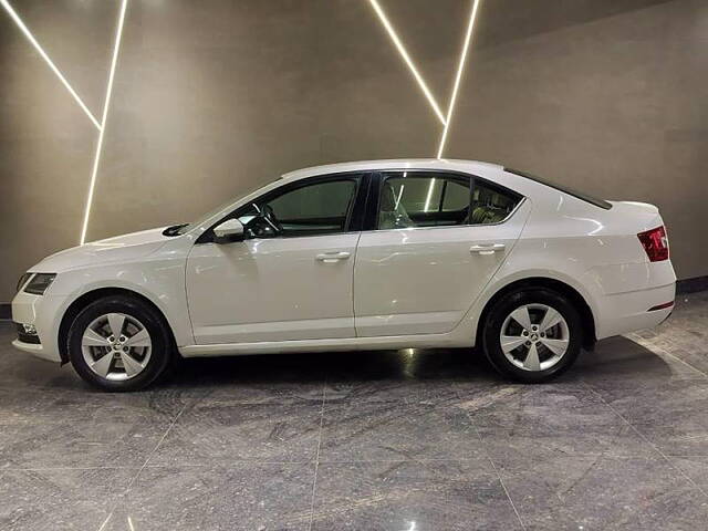 Used Skoda Octavia [2017-2021] 1.8 TSI Style Plus AT [2017] in Delhi