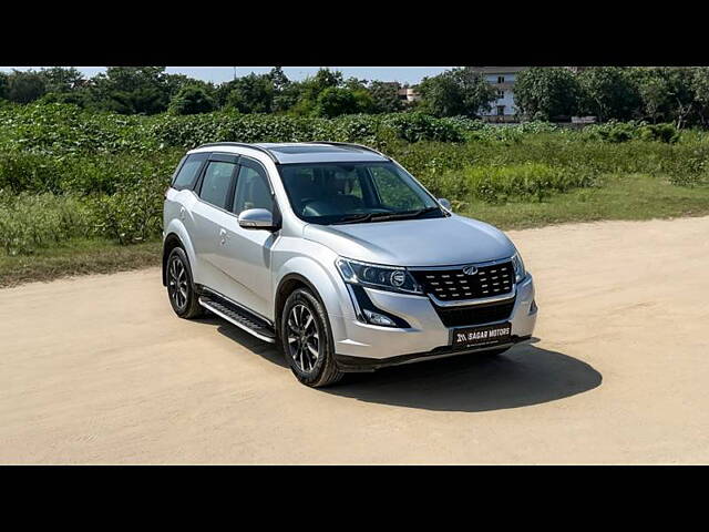 Used Mahindra XUV500 W11 AT in Delhi