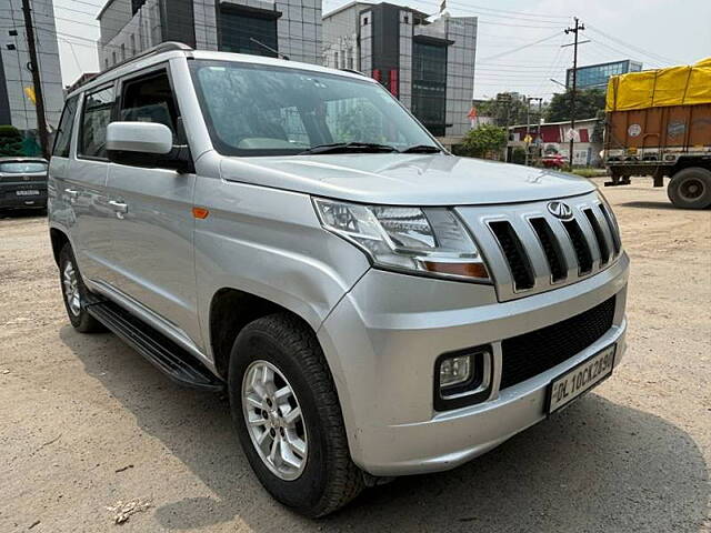 Used Mahindra TUV300 [2015-2019] T8 AMT in Noida