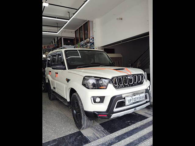 Used Mahindra Scorpio [2014-2017] S8 1.99 [2016-2017] in Varanasi