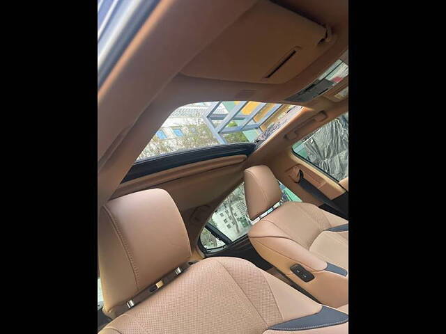 Used Lexus ES 300h Luxury in Delhi