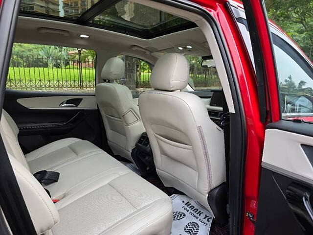 Used Mahindra XUV700 AX7 Luxury Pack Diesel AT AWD 7 STR in Mumbai