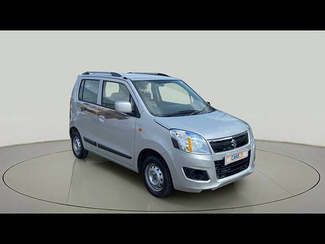 Used 2015 Maruti Suzuki Wagon R in Surat