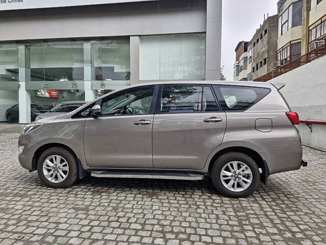 Used Toyota Innova Crysta [2016-2020] 2.4 G 8 STR [2016-2017] in Delhi