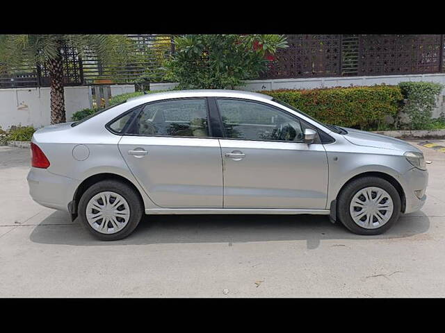 Used Skoda Rapid [2014-2015] 1.5 TDI CR Ambition with Alloy Wheels in Hyderabad