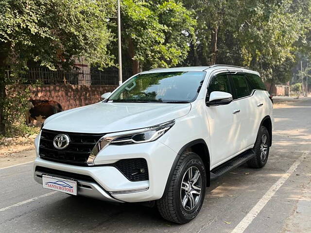 Used Toyota Fortuner 4X2 AT 2.7 Petrol in Delhi