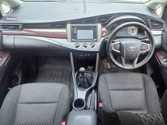 Used Toyota Innova Crysta [2016-2020] 2.4 G 7 STR [2016-2017] in Kanpur