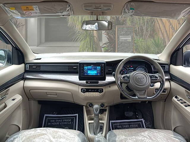 Used Toyota Rumion V AT in Delhi