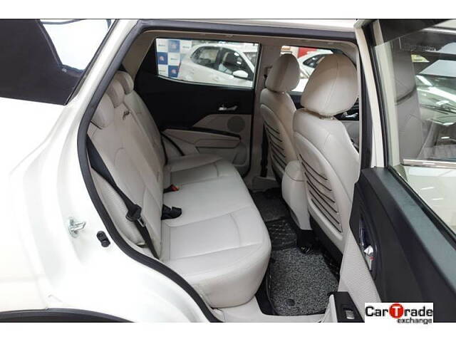 Used Mahindra XUV300 [2019-2024] W8 (O) 1.5 Diesel AMT in Bangalore