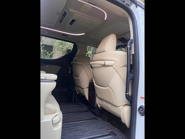 Used Toyota Vellfire VIP – Executive Lounge in Delhi