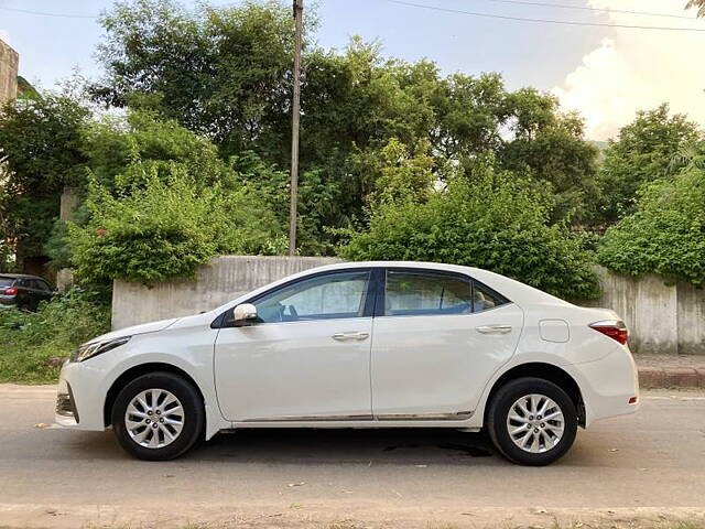 Used Toyota Corolla Altis G Petrol in Delhi