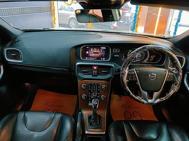 Used Volvo V40 Cross Country [2013-2016] D3 in Navi Mumbai