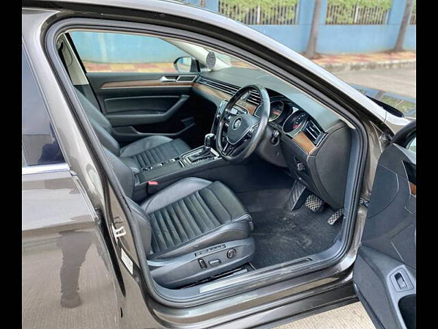 Used Volkswagen Passat Highline in Pune