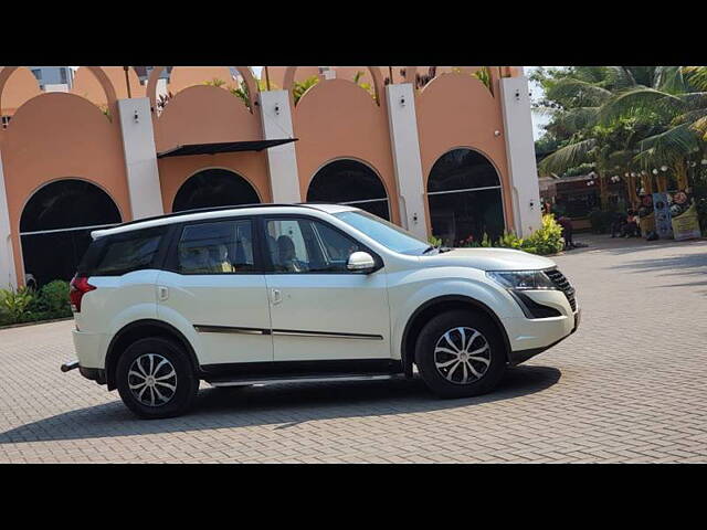 Used Mahindra XUV500 W7 AT [2018-2020] in Surat