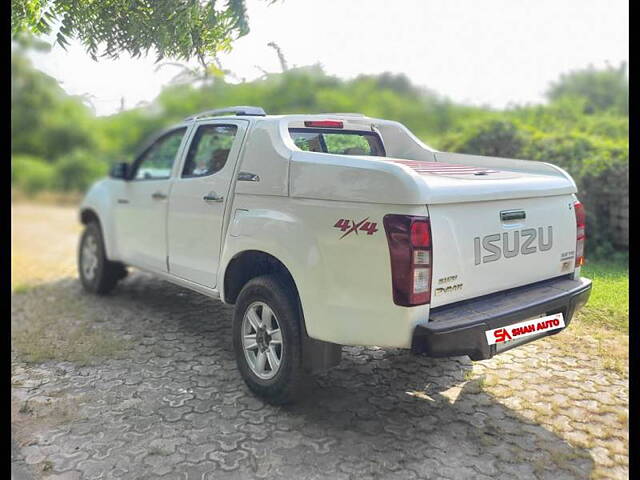 Used Isuzu D-Max V-Cross [2016-2018] 4x4 in Ahmedabad