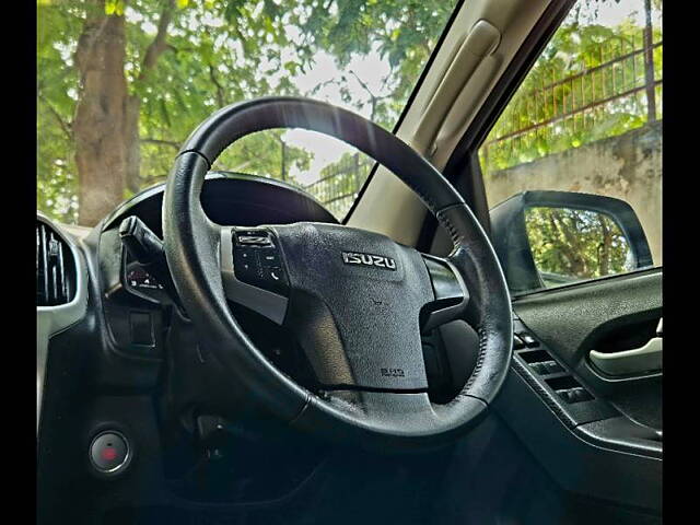 Used Isuzu D-Max V-Cross [2016-2018] 4x4 in Delhi