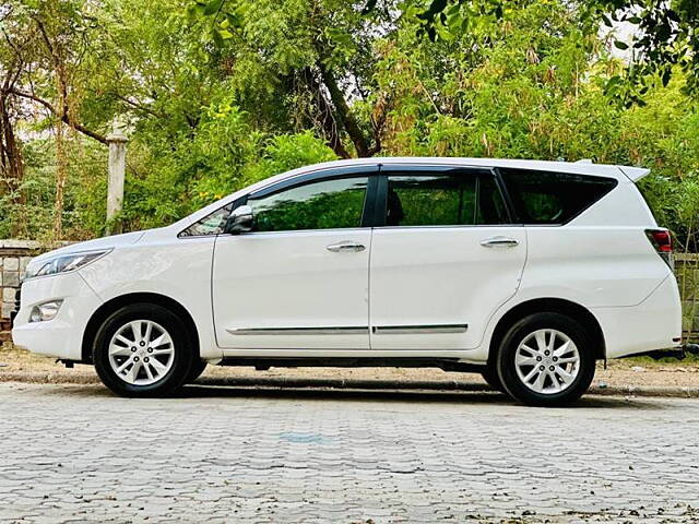 Used Toyota Innova Crysta [2016-2020] 2.4 V Diesel in Ahmedabad