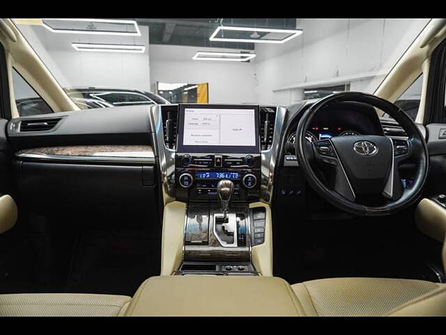 Used Toyota Vellfire VIP – Executive Lounge in Hyderabad