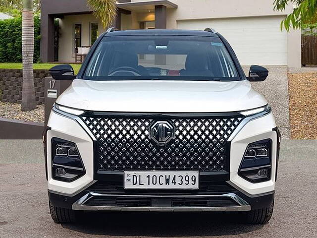 Used 2023 MG Hector Plus in Delhi