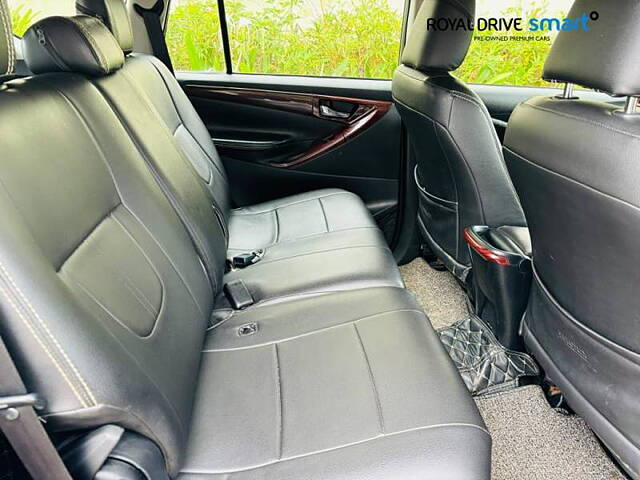 Used Toyota Innova Crysta [2016-2020] 2.4 G 7 STR [2016-2017] in Kochi