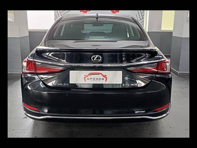 Used Lexus ES 300h Luxury in Hyderabad