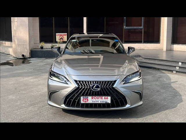 Used 2022 Lexus ES in Chennai