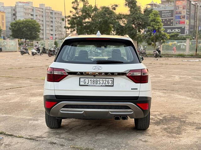 Used Hyundai Alcazar [2021-2023] Signature (O) 6 STR 1.5 Diesel AT in Ahmedabad