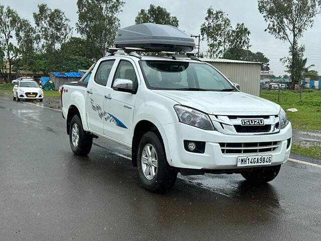 Used Isuzu D-Max V-Cross [2016-2018] 4x4 in Nashik