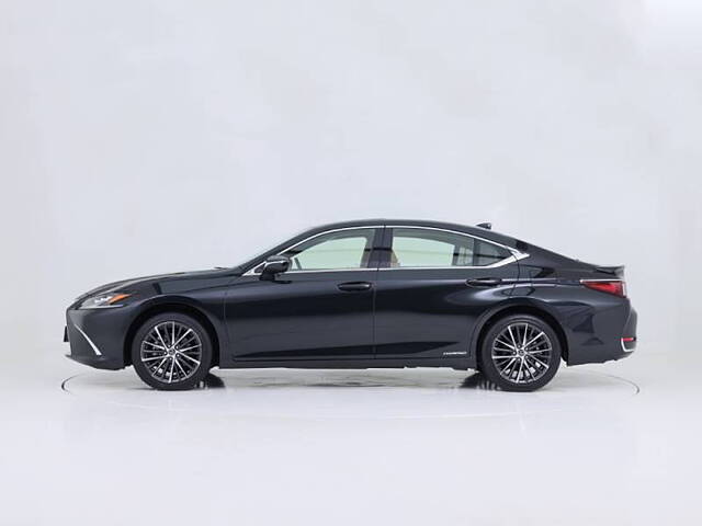 Used Lexus ES 300h Luxury in Lucknow