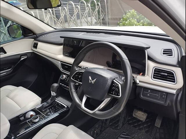 Used Mahindra XUV700 AX 7 Petrol AT Luxury Pack 7 STR [2021] in Delhi