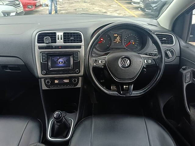 Used Volkswagen Polo [2016-2019] Highline1.2L (P) in Mumbai