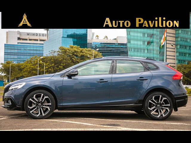 Used Volvo V40 [2016-2019] D3 R-Design in Mumbai