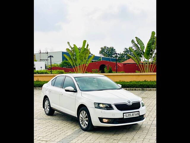 Used Skoda Octavia [2017-2021] 2.0 TDI CR Style Plus AT [2017] in Surat