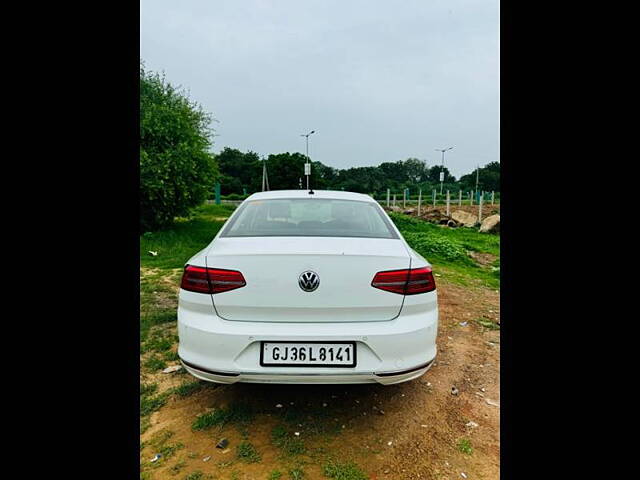 Used Volkswagen Passat Highline in Ahmedabad