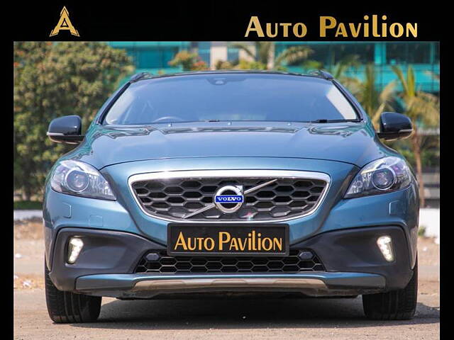 Used 2013 Volvo V40 Cross Country in Pune