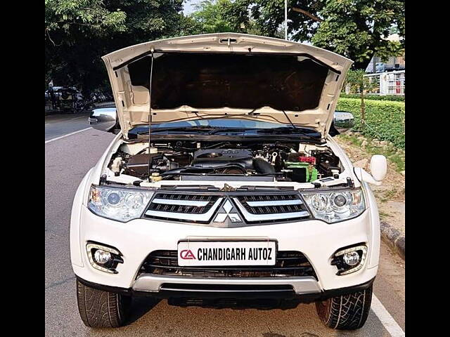 Used Mitsubishi Pajero Sport 2.5 AT in Chandigarh